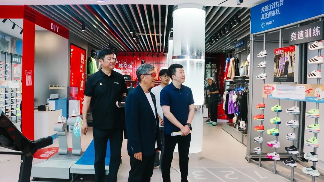 祝贺中国龙舟协会换届——国家体育总局社体中心主任刘君柱中选主席，，，蓝步品牌助力中国龙舟天下夺冠